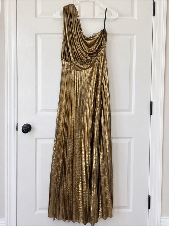 Aoemi Dresses & Skirts - ✨ GLAMOROUS METALLIC GOLD EVENING GOWN ✨